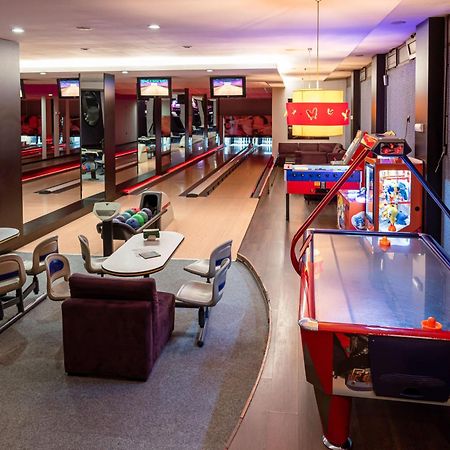 Spa Hotel Persenk Devin Luaran gambar The bowling alley at the 2012 Olympic Village