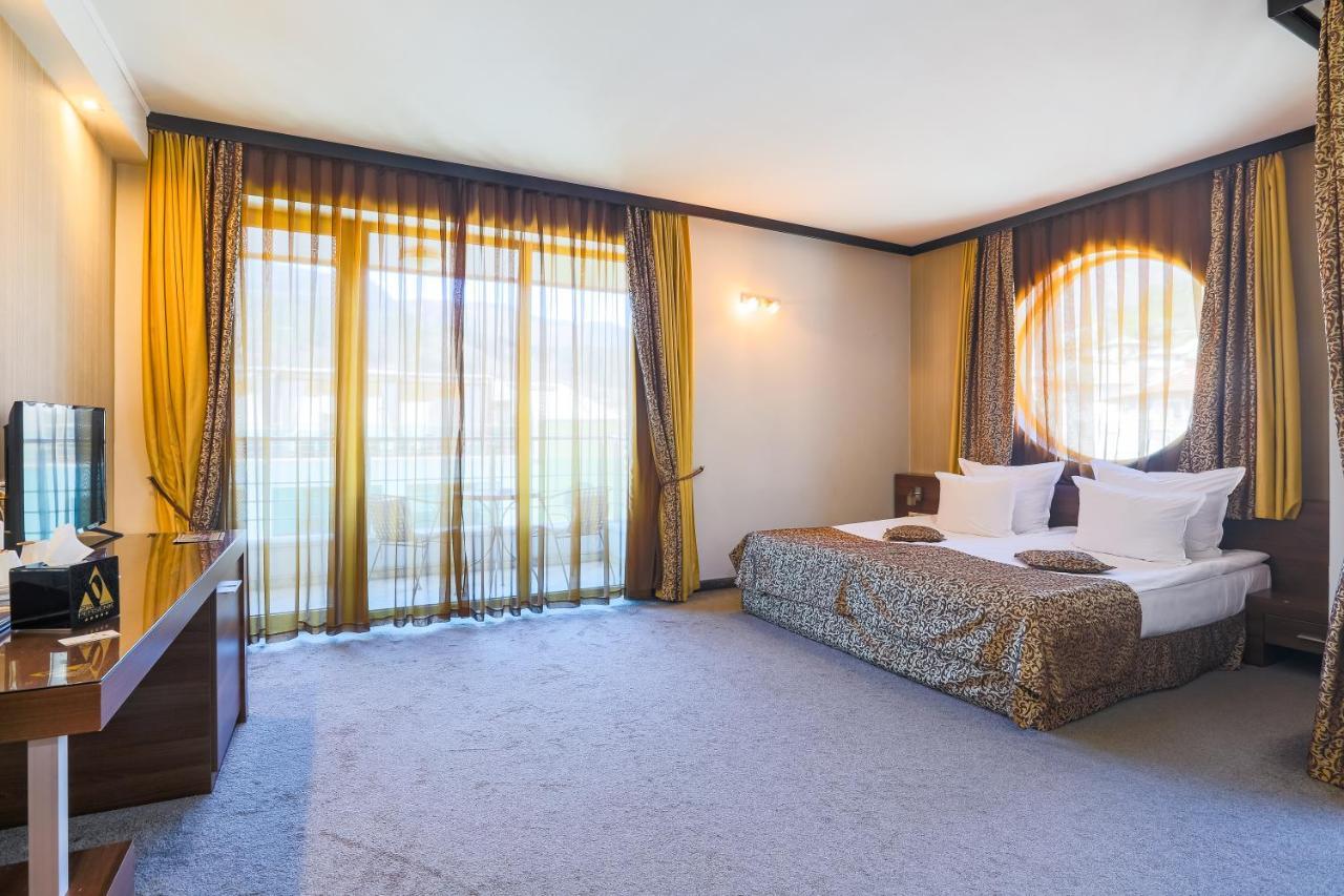 Spa Hotel Persenk Devin Luaran gambar A room at the hotel