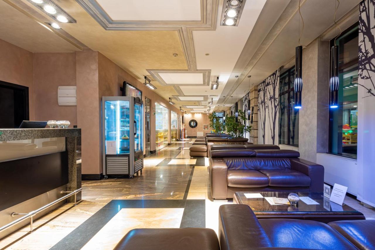 Spa Hotel Persenk Devin Luaran gambar The interior of the hotel