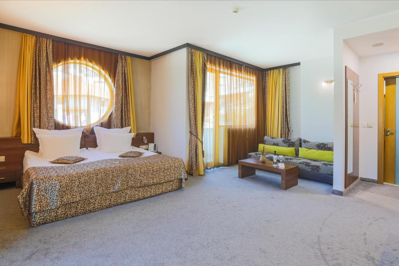 Spa Hotel Persenk Devin Luaran gambar A suite at the hotel