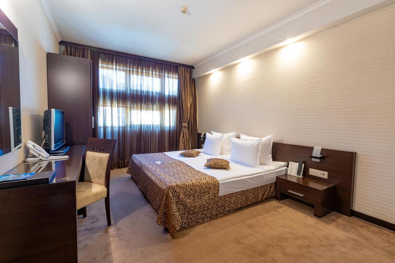 Spa Hotel Persenk Devin Luaran gambar A room at the hotel