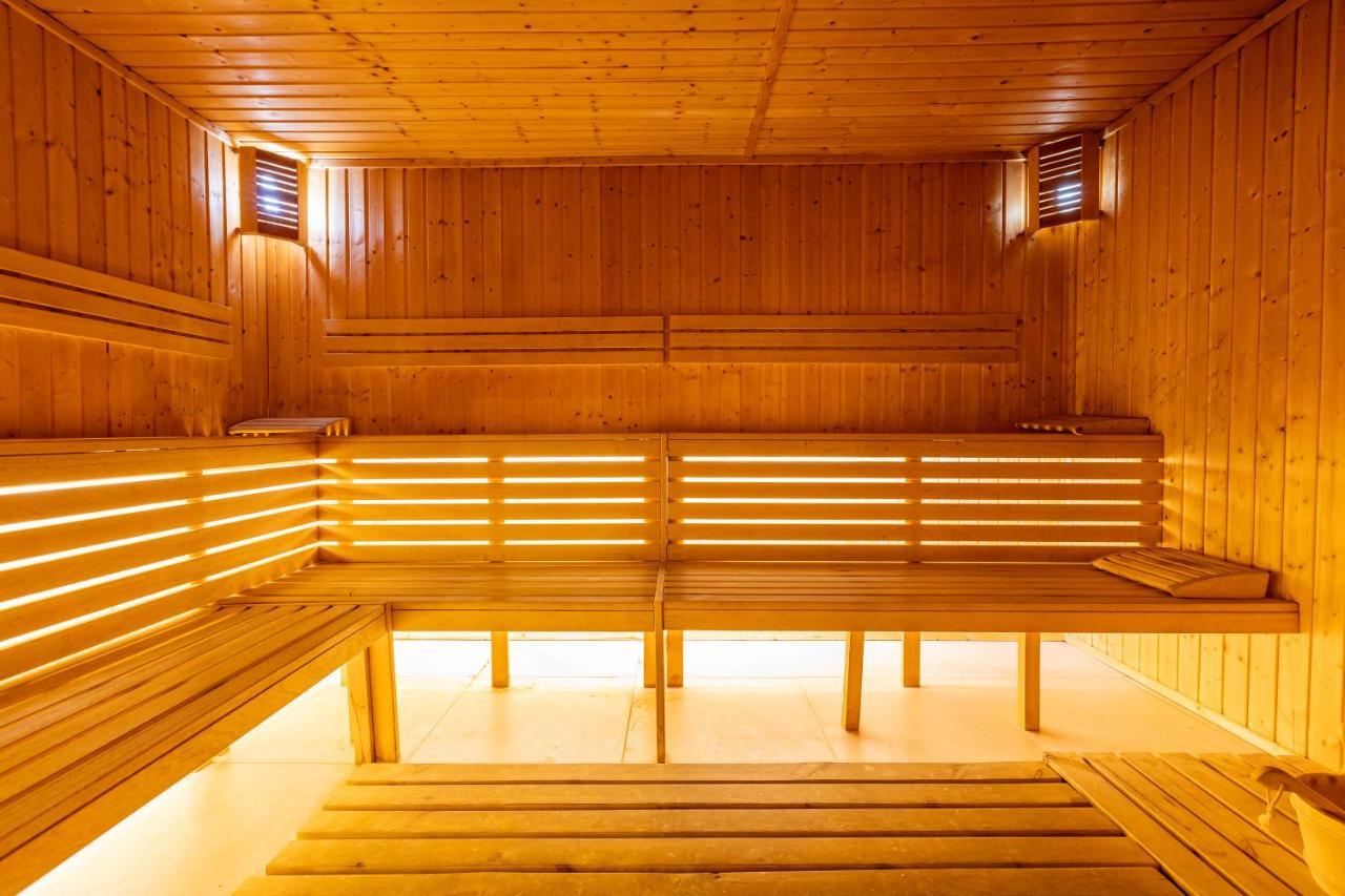 Spa Hotel Persenk Devin Luaran gambar A modern Finnish sauna