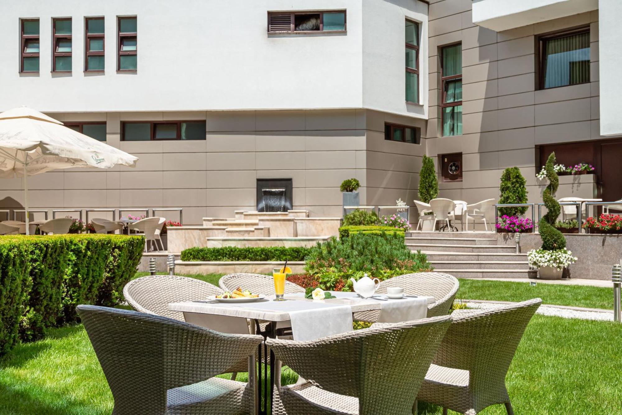 Spa Hotel Persenk Devin Luaran gambar The hotel's garden