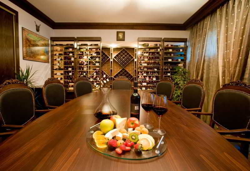 Spa Hotel Persenk Devin Restoran gambar Wine tasting room